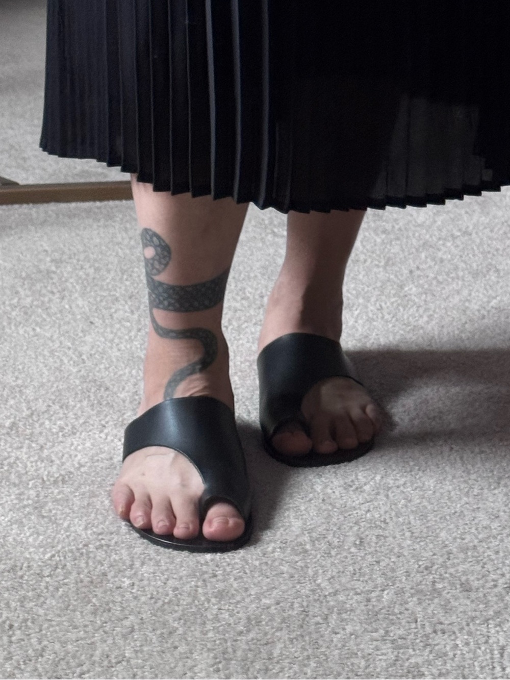 ATP Rosa Toe-Loop Slide Sandals - Picture 2 of 8